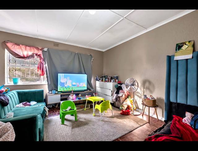 2 BEDROOM APARTMENT FOR SALE IN WINDSOR EAST